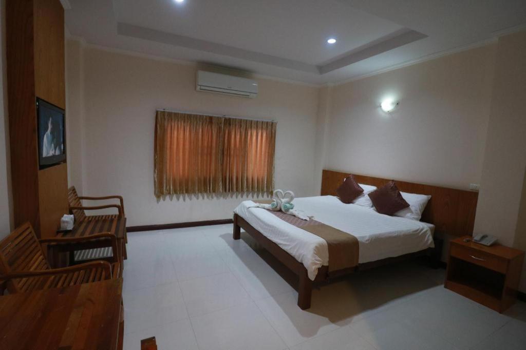Ck Hills Hotel Mae Sot Exterior photo